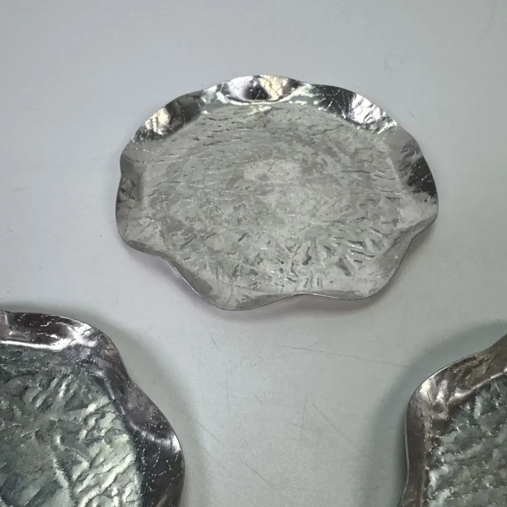 VTG 1950s Hammered Aluminum Set 3 Coasters Scalloped Rim Silver 4
